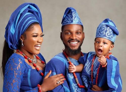 Tears of joy as Tobi Bakre's wife surprises her sister with her newborn 
