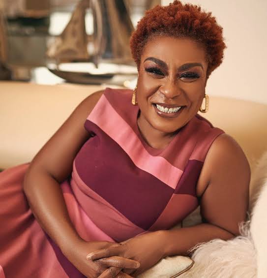 "Burna is 32, his mum doesn't look 50" - Video of Burna Boy's mom dancing like a pro at concert sparks age speculation