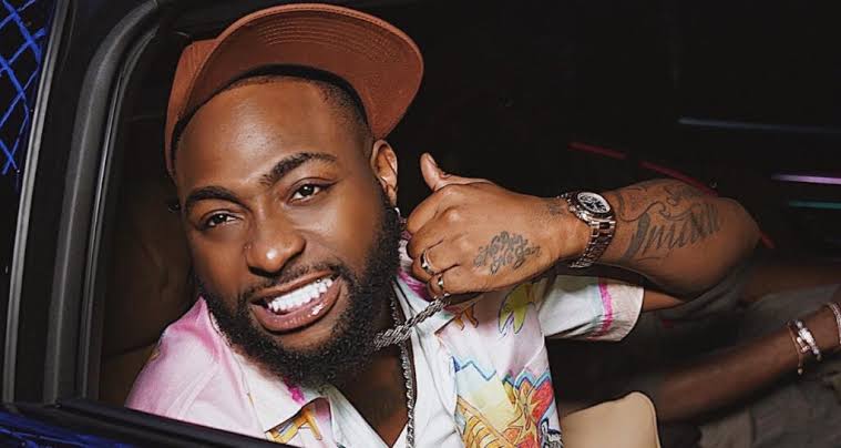 "Give me my ring" - Davido loses $60k ring mid-show