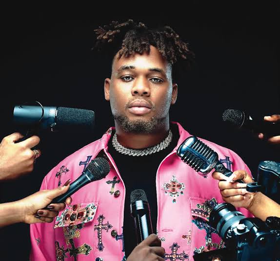 Heartbreaking moment as Bxnx falls off stage at his Lagos concert