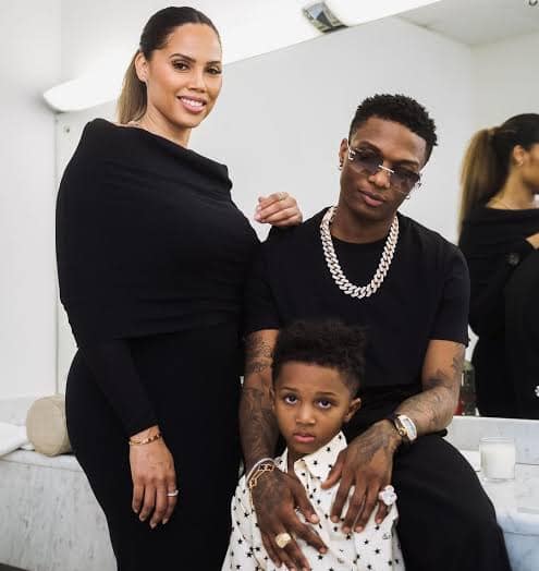 "Merry Christmas" - Wizkid's baby mama, Jada Pollock shares video of kids singing, playing piano after putting up Christmas tree