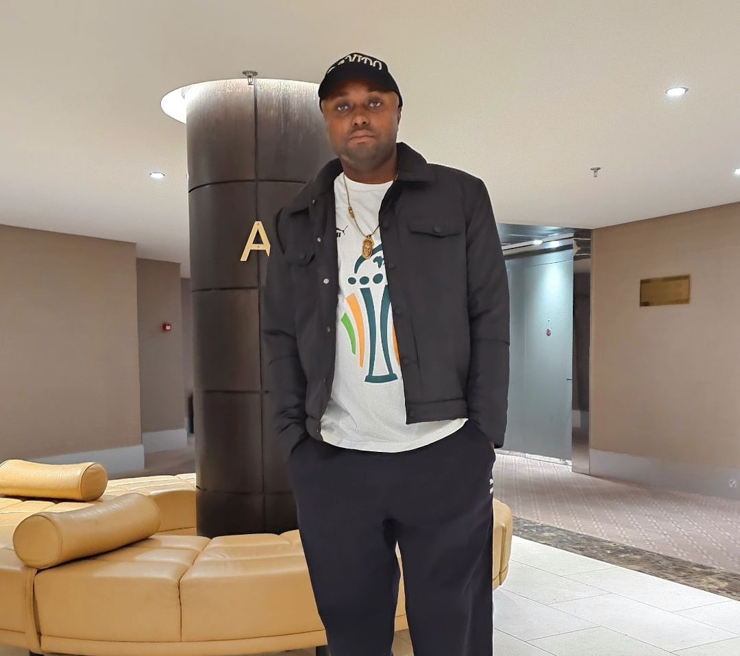 "Seat na seat" - Isreal DMW declares as he flew to the United Kingdom in ₦3 million economy class