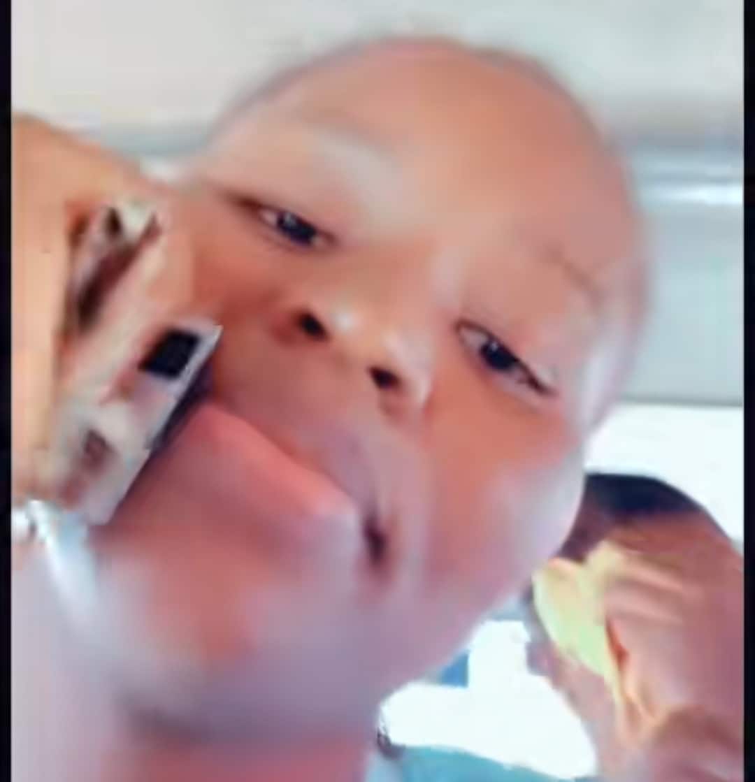 "If you're dey find ashawo, go direct to church - Female preacher confronts bus passenger wearing crazy jeans