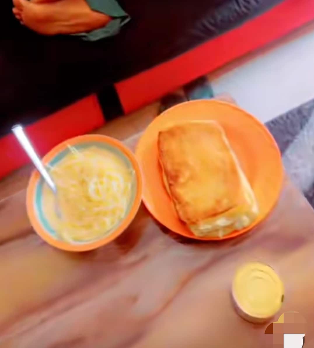 "Sacrifice for the gods" - Nigerian man shocked as his Ghanaian girlfriend adds raw eggs and milk to Indomie