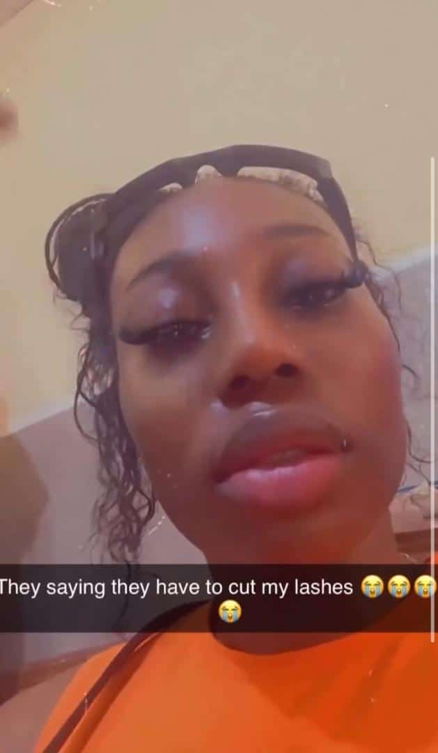 Lady fumes as immigration officer trims her eyelashes during passport renewal