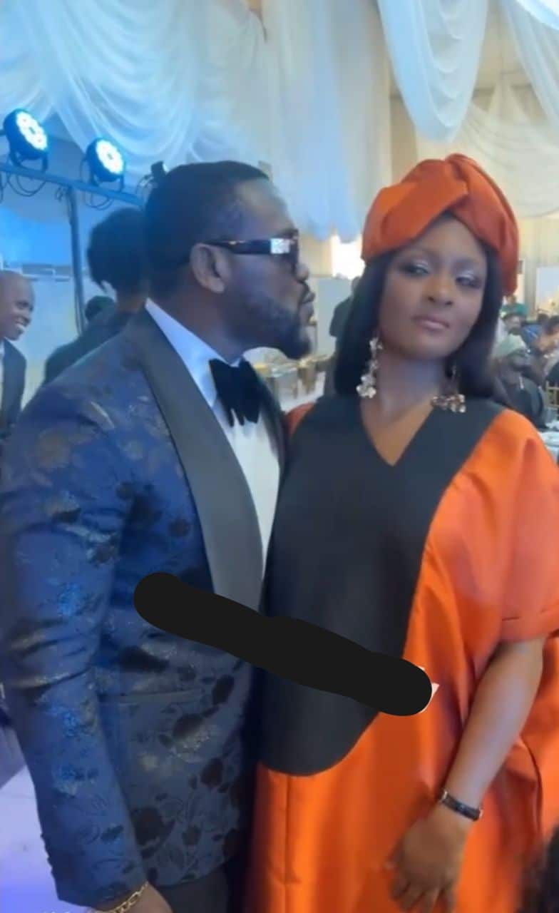 Moment Deyemi Okanlawon tries to kiss Osas Ighodaro at Kunle Remi’s wedding