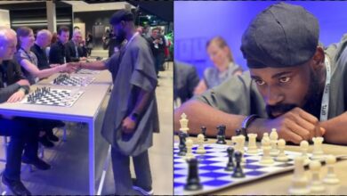 Nigeria man, Tunde Onakoya plays chess with 10 people at the same time in Germany, wins all