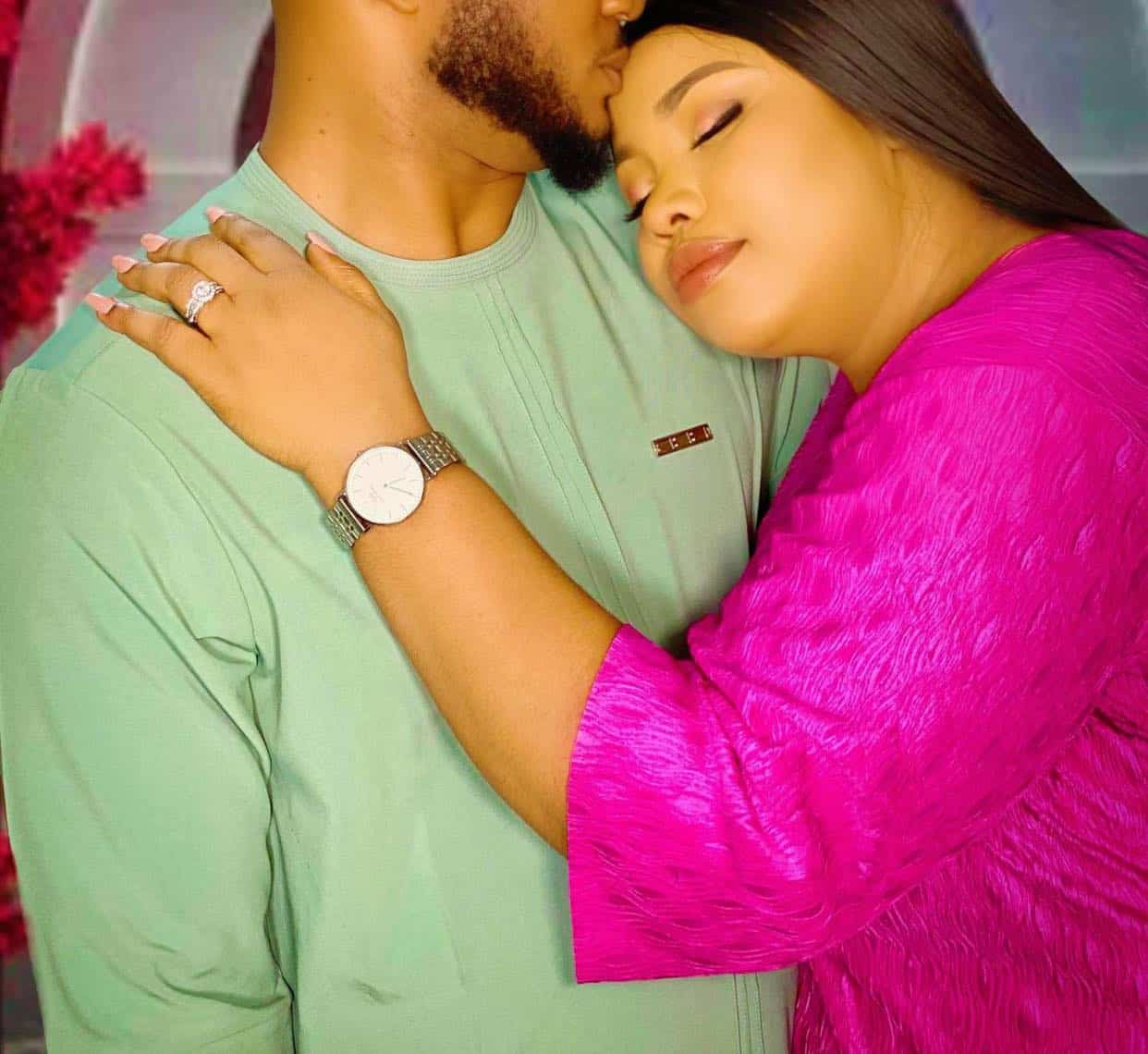 "Valentine came early; reply your DM" - Lady joyful as she gets engaged to Facebook admirer