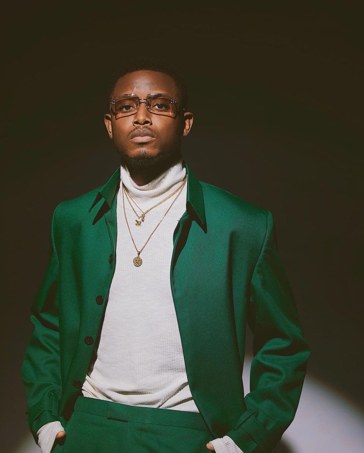 "Rest" - Singer Chike knocks Veekee James for leading worship session at her wedding with her 100 choir members