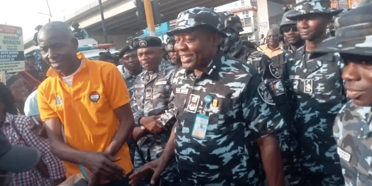 Economic Hardship: Lagos police provide water, biscuits to strengthen protesters