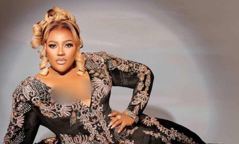 "Your fellow celebrities no dey post you on your birthday?" - Fan queries Nkechi Blessing, she responds