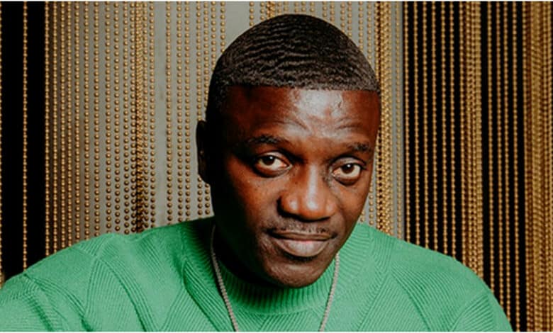 "I only eat candy, I've never smoked, or drunk alcohol in my life" - Akon says