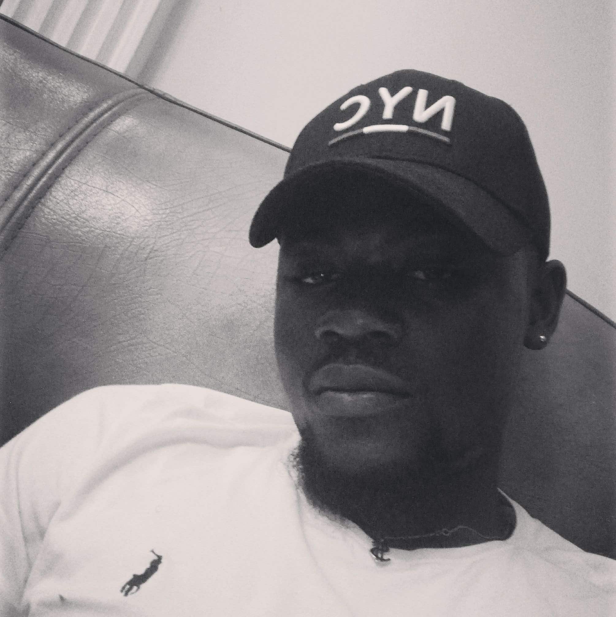 Man rants as he leaks chat with unappreciative girlfriend after sending her N70K out of N160K for makeup items