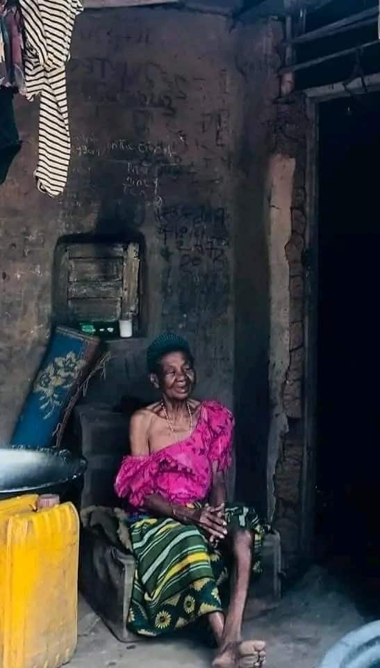 Aba-based fashion designer, Ugomdi Ogbonna, and friends build new house for helpless elderly woman in Aba
