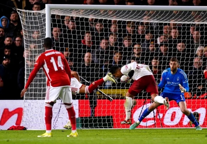 FA Cup: Manchester United edge Nottingham to set up quarter-final clash with Liverpool