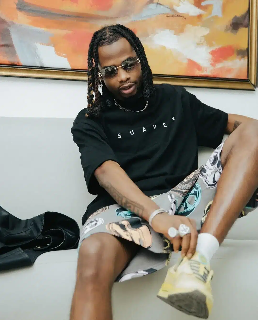 “This isn’t the economy for womanizing” – Yhemolee advises his gender