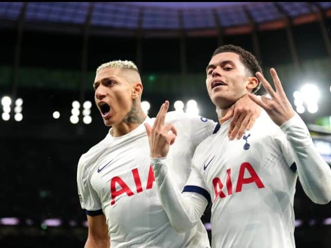 Tottenham steal dramatic 2-1 win over Brighton with Johnson's 96th-Minute screamer