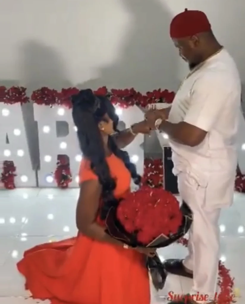 “She’s so respectful” — Reactions as lady kneels to accepts her millionaire boyfriend’s proposal 