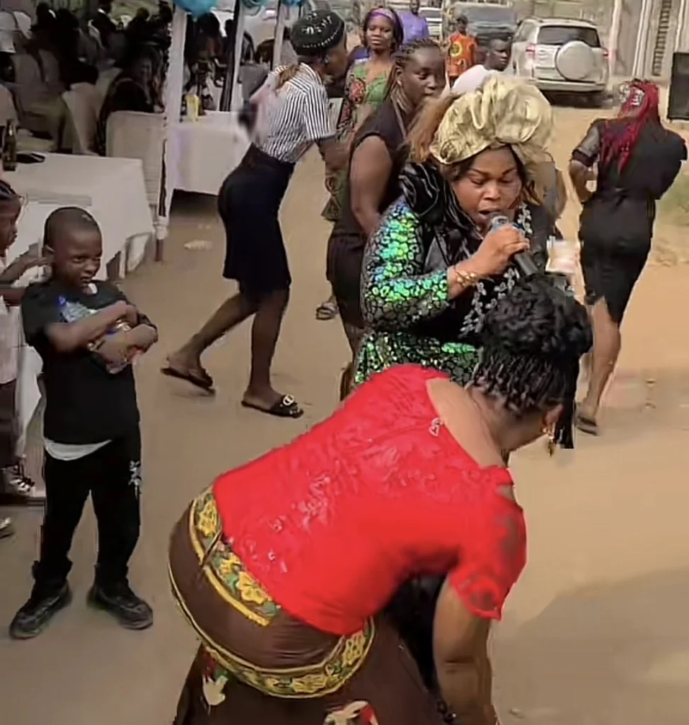 “Na only marriage dey make women humble” — Reactions as woman stuns crowd with rap performance 