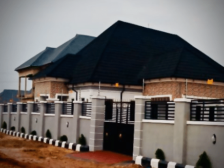 "'You built this?" - Man stuns many as he shows off mansion he built with Gerard stone-coated roof after making dollars online