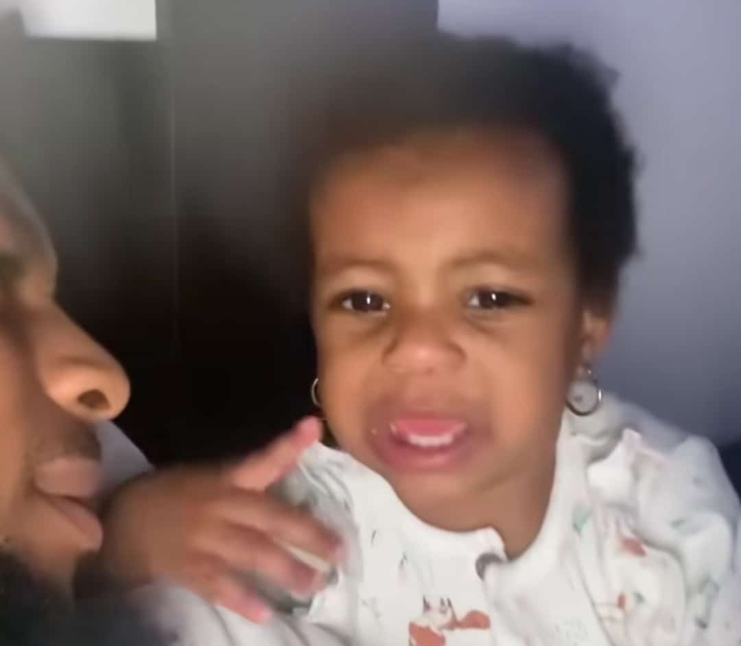 "Cash app the baby quickly" - Little girl bursts into tears as her father instructs her to cry in order to win $10k