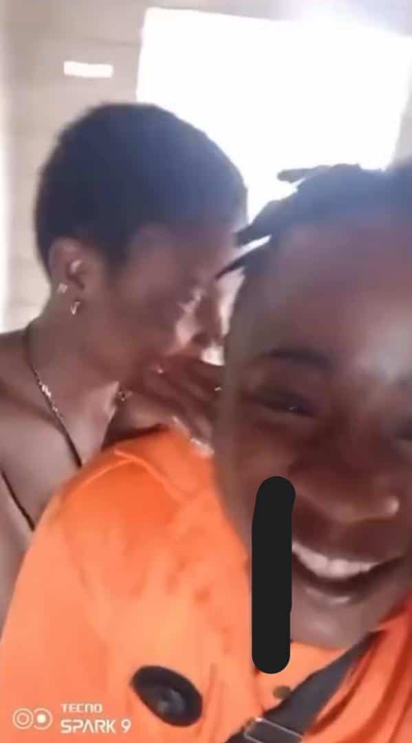 "I no get money but my woman dey manage with me" - Man flaunts girlfriend in uncompleted building
