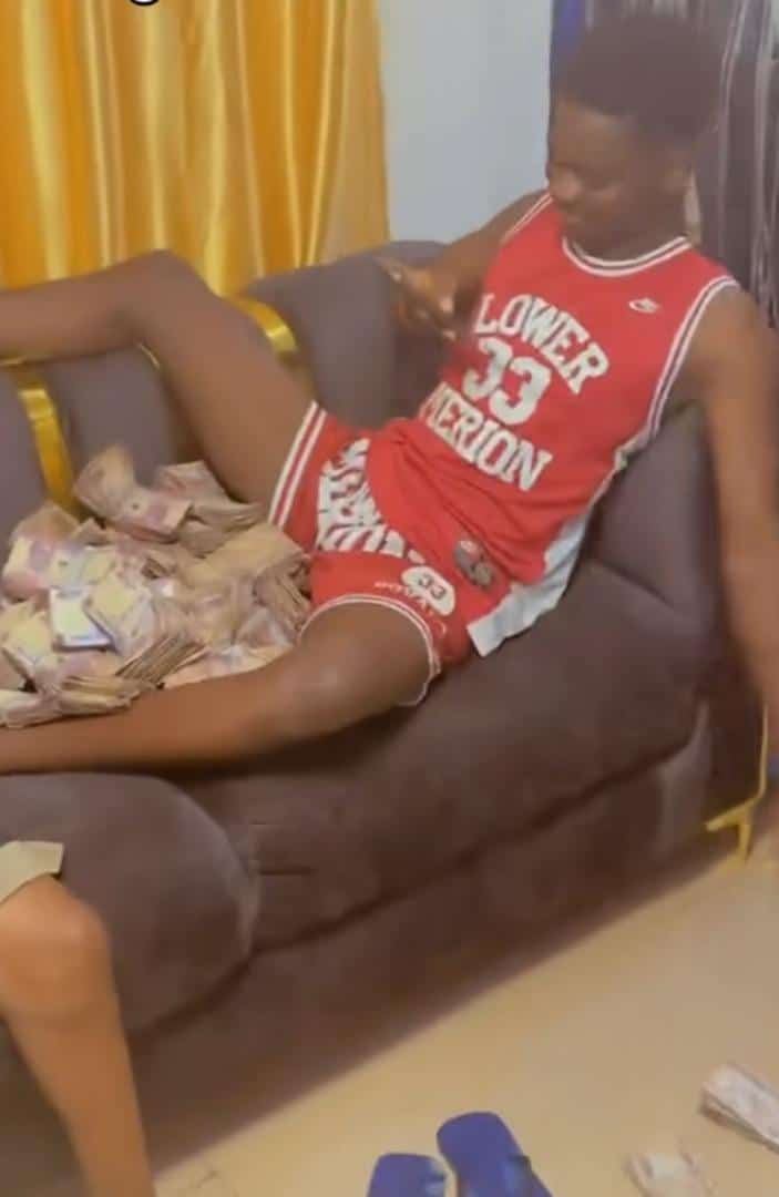 Nigerian big boy gifts sibling stash of money on his 19th birthday