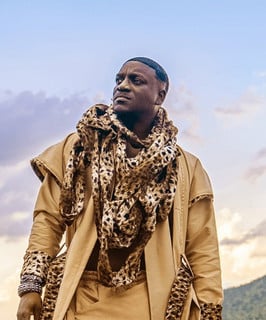 "I only eat candy, I've never smoked, or drunk alcohol in my life" - Akon says