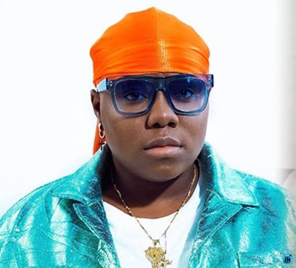 "Is this your ringtone?" - Teni's hilarious beach massage sounds break the internet