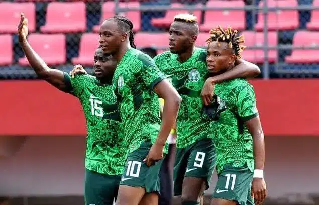 Angry Nigerians destroy their television over tragic loss in AFCON