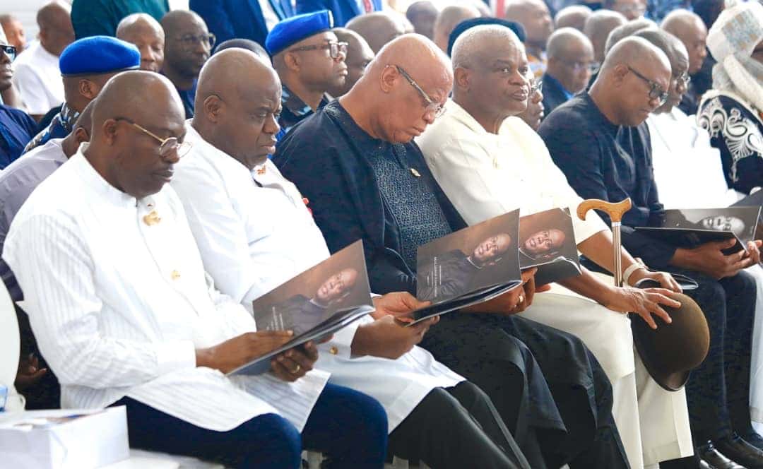 Picture of Herbert Wigwe’s surviving children: Akpabio, Dangote, Peter Obi, Sanusi present at funeral