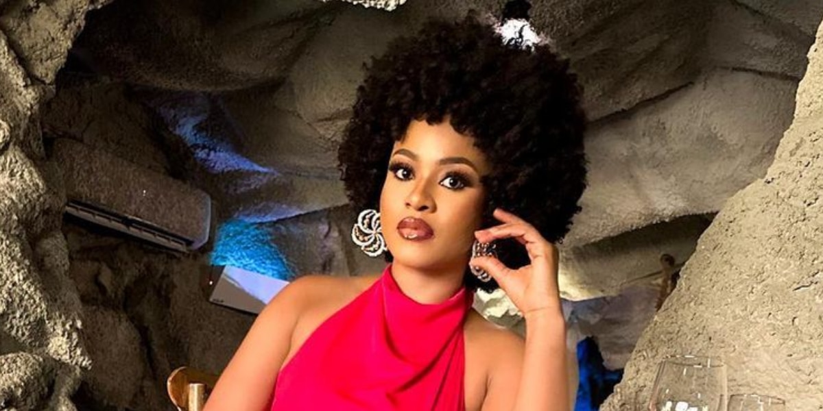 "Ogun go end your life, your mama and papa" - Phyna loses cool after Twitter doctor called her "BBNaija ex-convict"