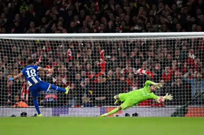 Arsenal end 14-year curse with dramatic win over Porto in Champions League