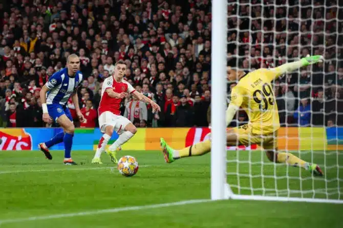 Arsenal ends 14-year curse with dramatic win over Porto in Champions League