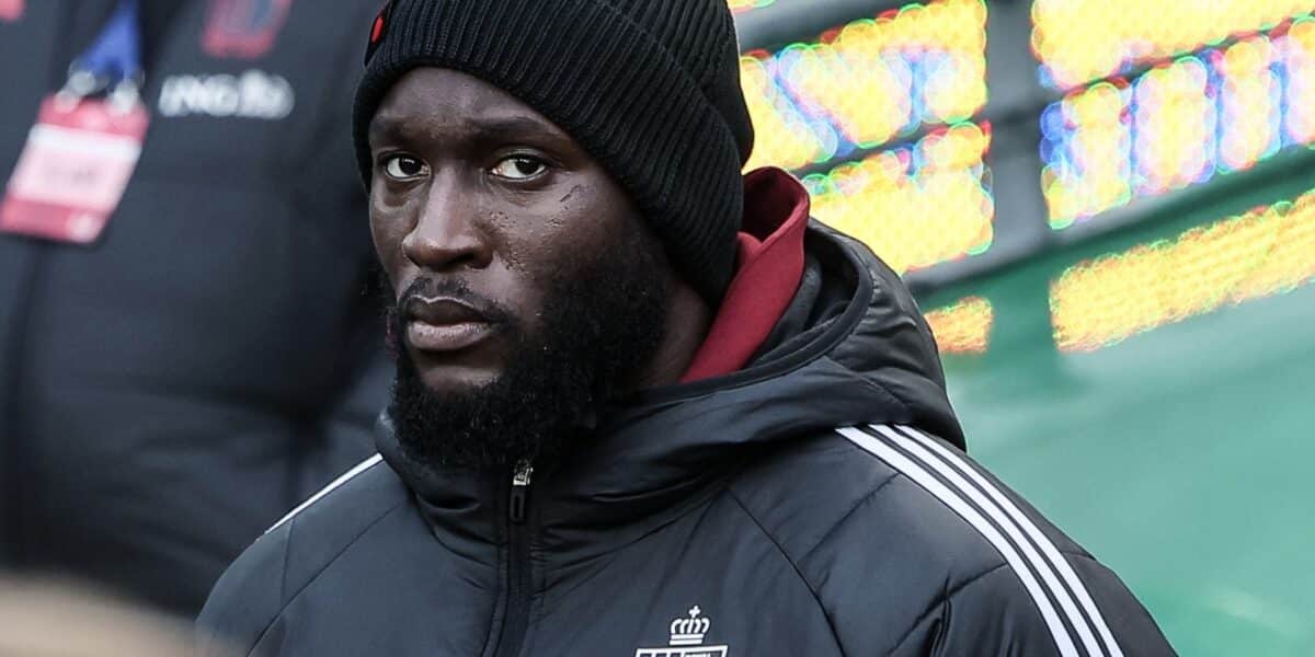 "Ask Chelsea" - Romelu Lukaku jokes about England return