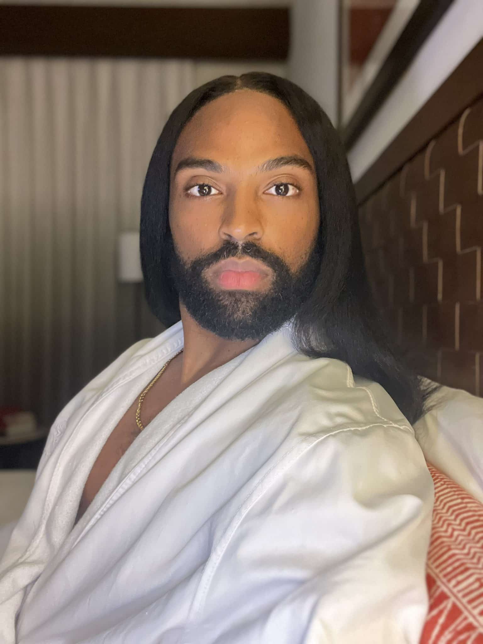 man resembles jesus