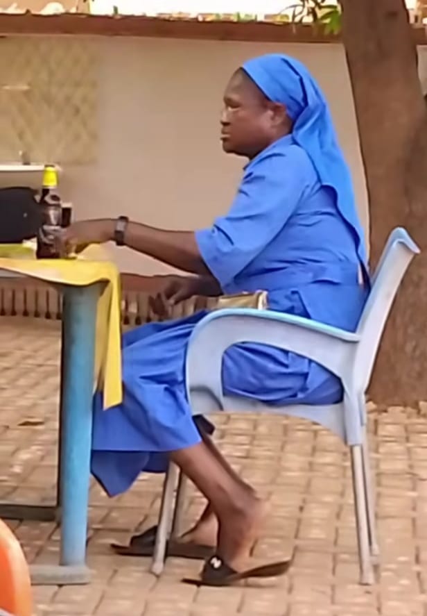 Reverend sister is spotted drinking beer in public, netizens kick