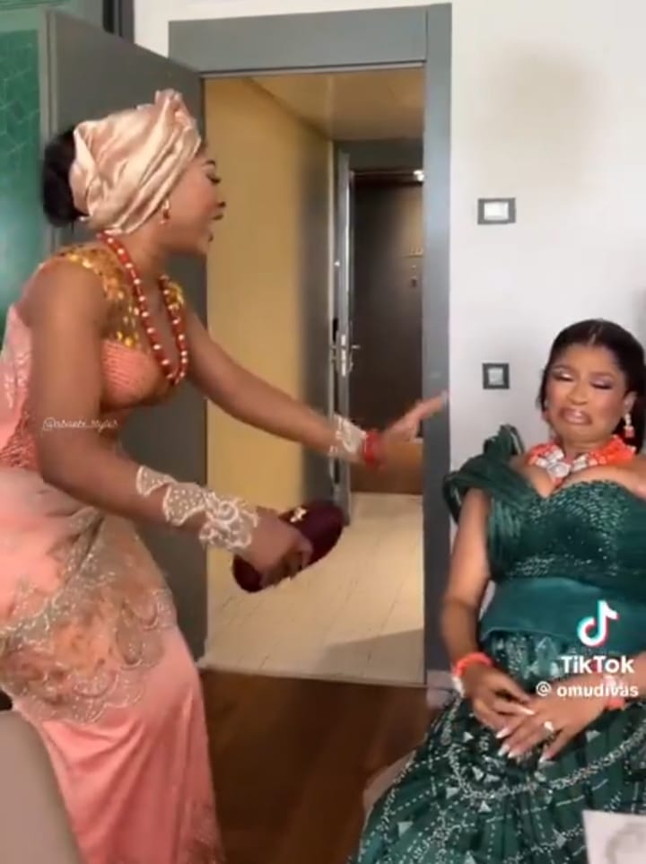 Bride's sister France surprise wedding day