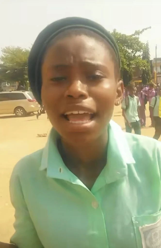“If you can’t press money clear” — Secondary school girl sends message to broke boys who want to date her