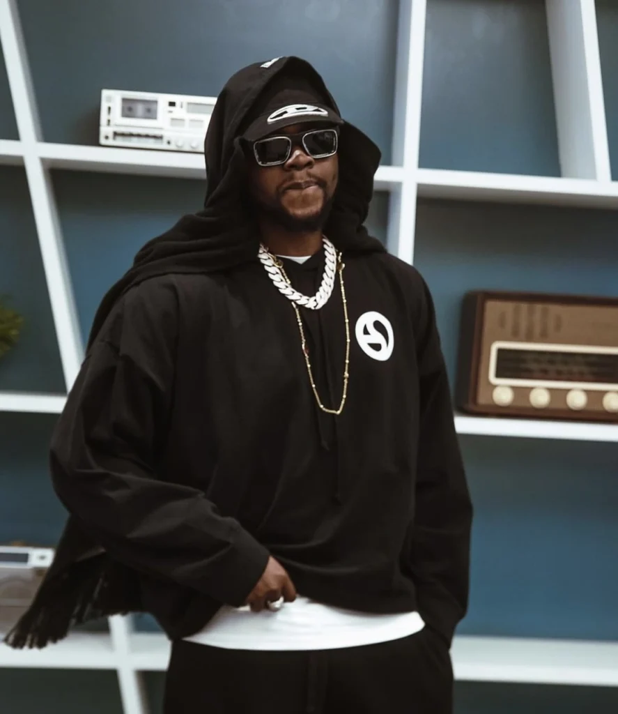 “Our wife” — Netizens jubilant as Kizz Daniel flaunts loved up video with his babymama 