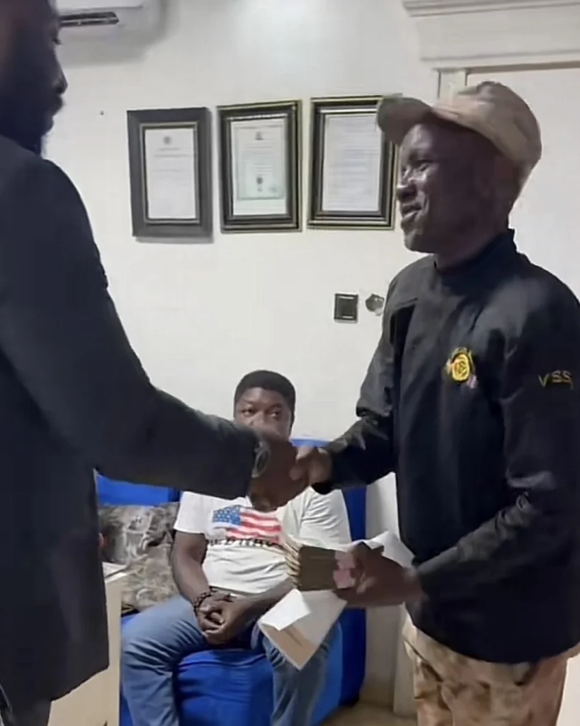 Boss handsomely rewards security guard who refused him entry into his factory