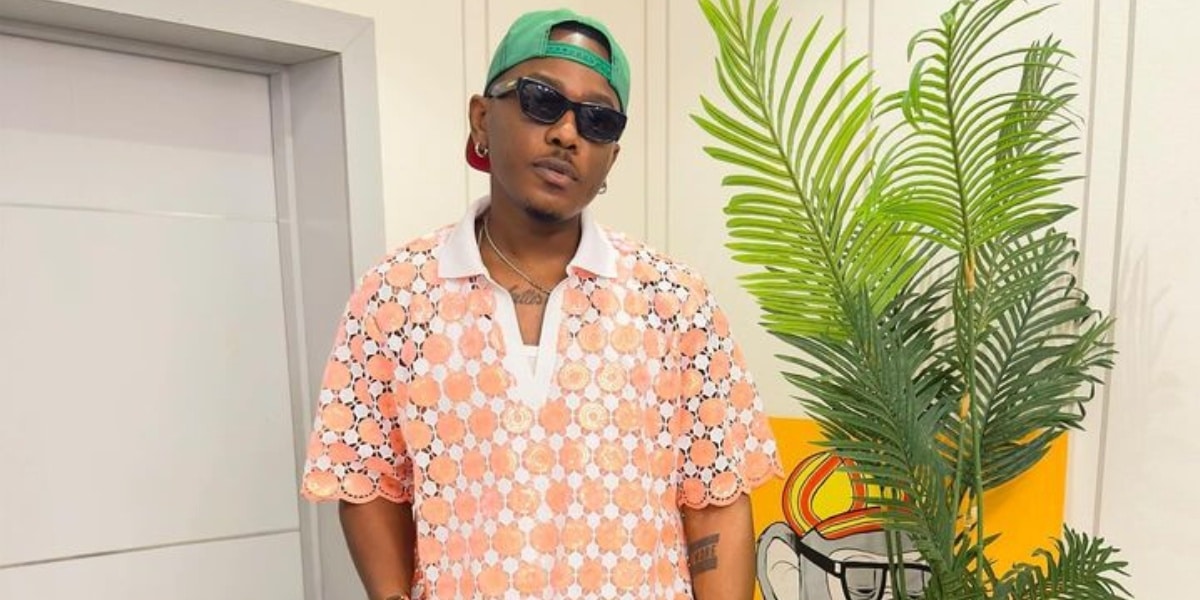 "I thought he is in a relationship" – Reactions as Timini Egbuson is spotted in a strip club