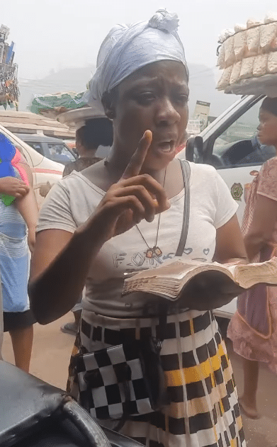 "I don't have any excuse" - Lady who can't speak stuns many as she is spotted preaching, winning souls on street
