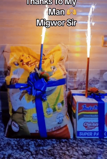 lady husband bag rice noodles gifts