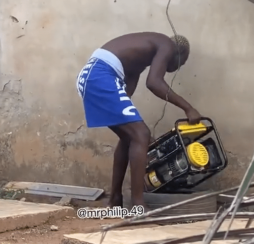 "Won’t the engine knock?" - Man stuns many as he shows off his unusual way of saving fuel in this economy