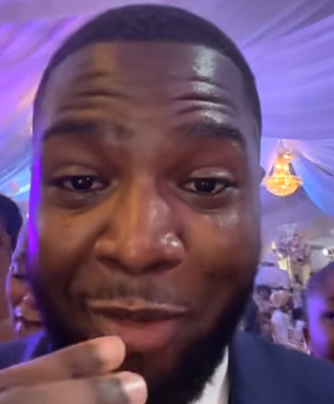 "Emotional wedding moment" - Grown Nigerian man in tears as his oldest friend ties the knot with her heartthrob