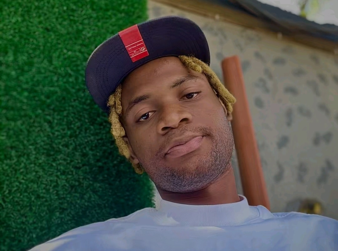 Nigerian big boy buys 1 toothpick for ₦250,000 in a club