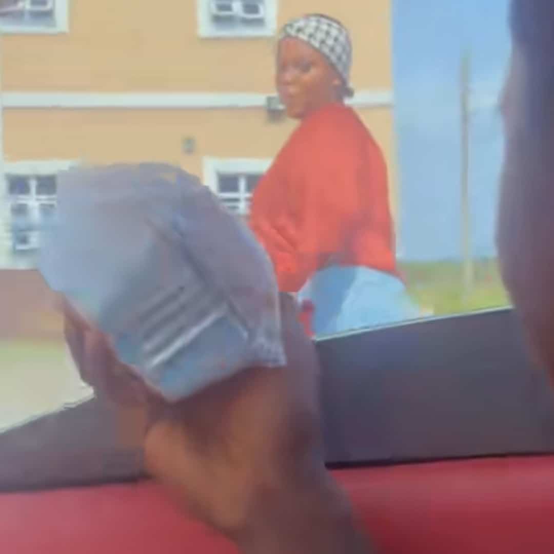 "See update" - Outrage online as Nigerian man woos lady with Milky Doughnuts and Hollandia Milk, vows to double it