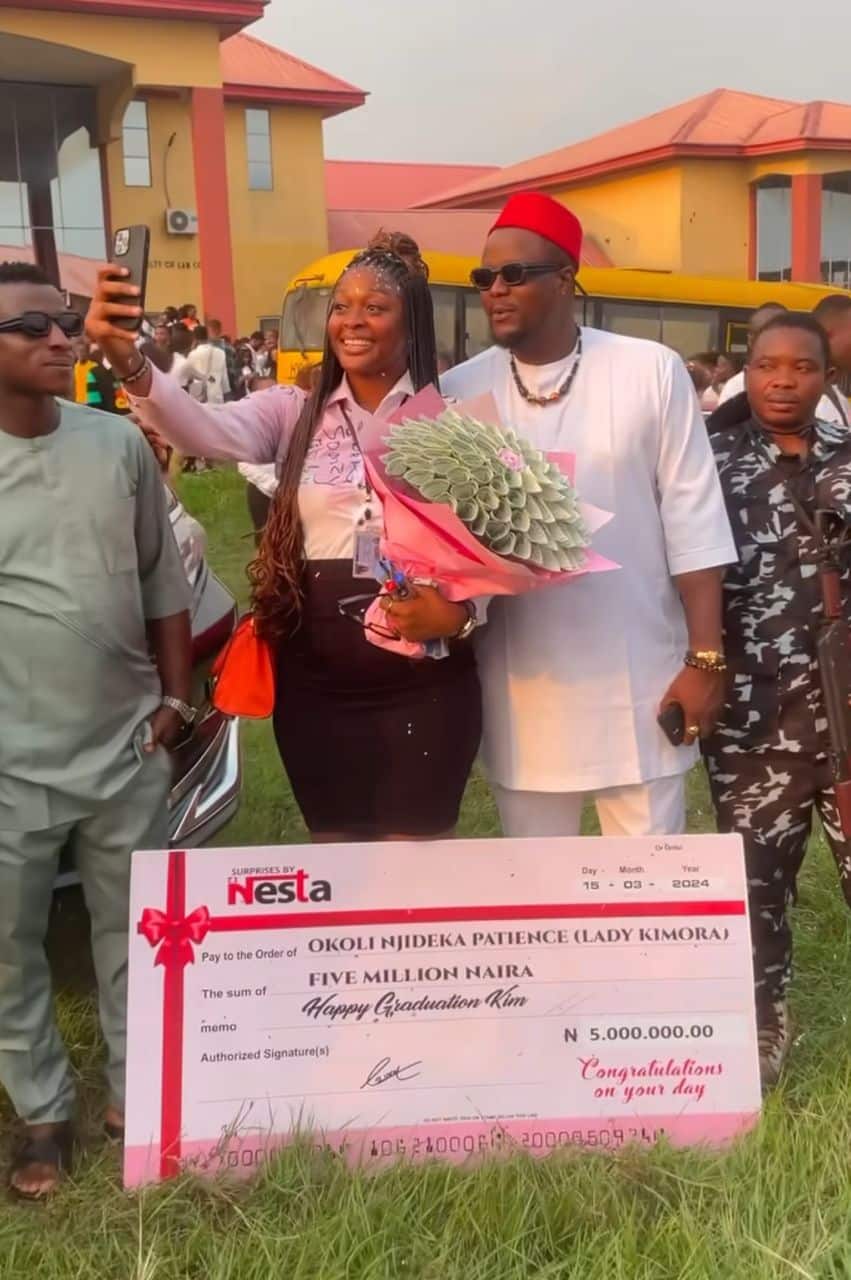 Lady gets N5M, money bouquet, other from boyfriend on sign-out day