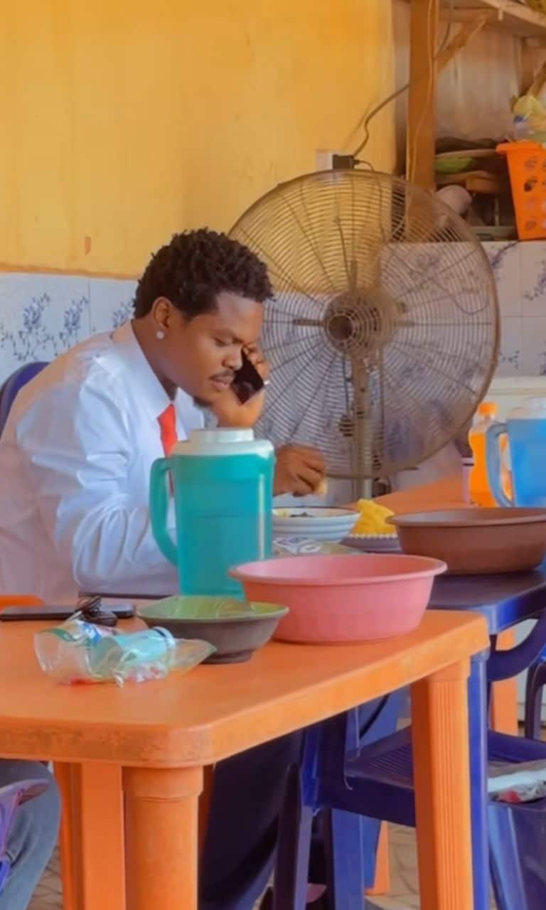 Blord causes a buzz after being spotted eating in a local restaurant